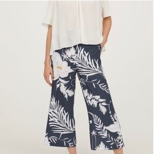 H&M Navy Wide-Leg Floral Crop Pants